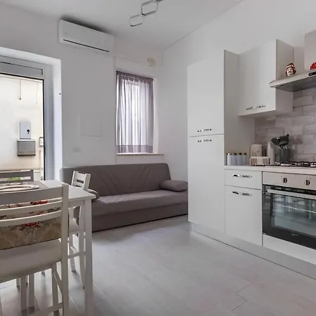 Marea Apartment's * Letojanni